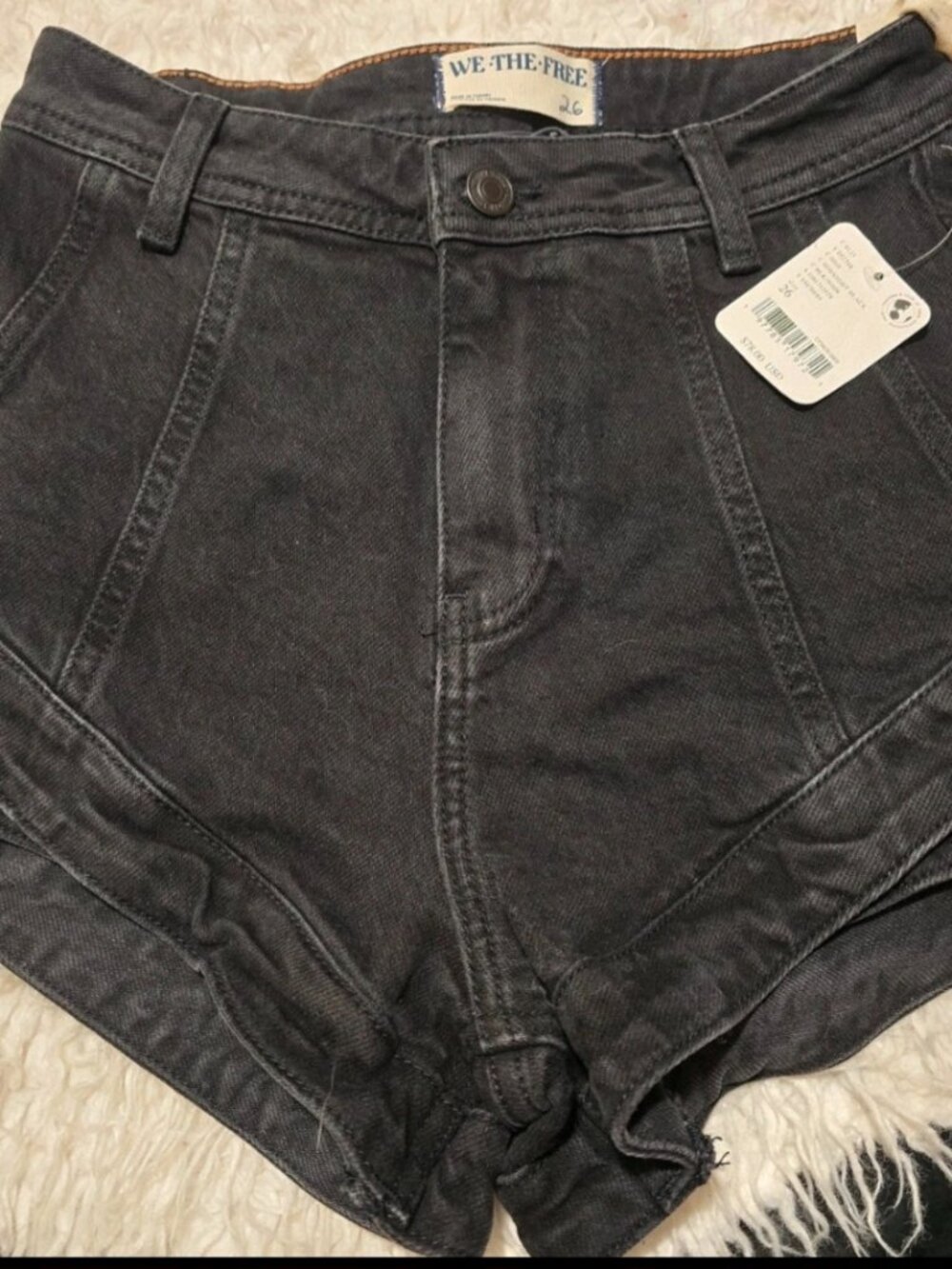 We The Free Size 26 Crvy Mona Shorts NWT
